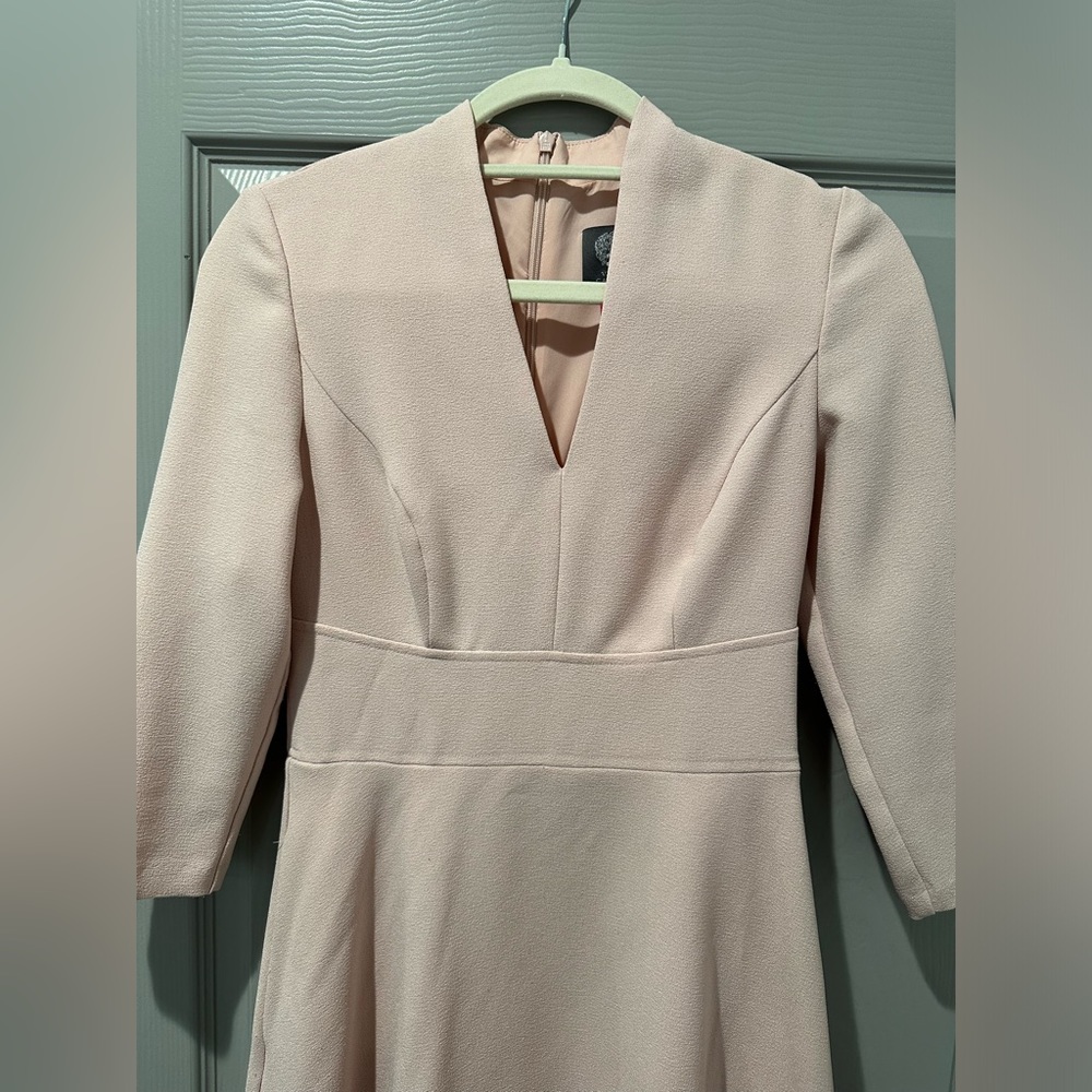Vince Camuto dress in size 2. Super cute and snatched on the waist. - Picture 4 of 4